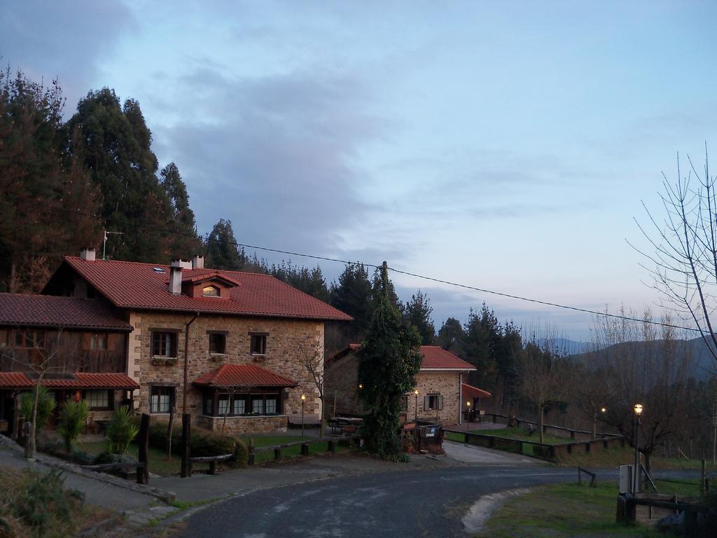 Agroturismo Iturbe Axpe de Busturia Bagian luar foto